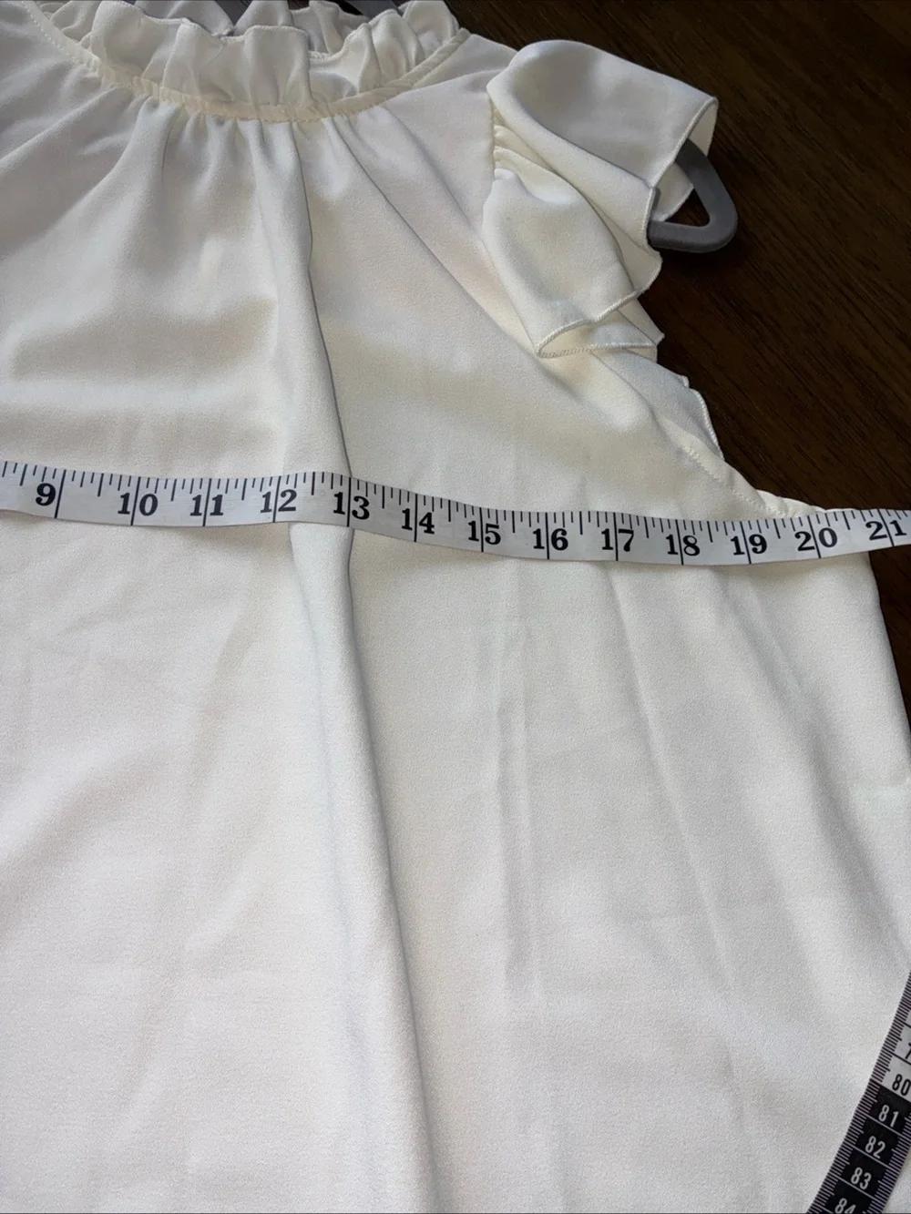 entro Cream Ruffle Neck Flutter Sleeve Shell - Picture 5 of 7